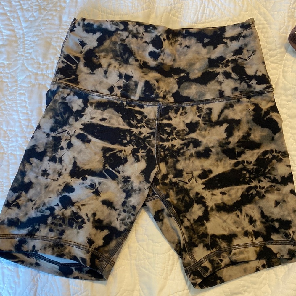 Tie dye lululemon shorts